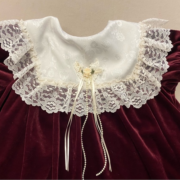 Vintage Emily West~Red Velvet & Lace~Dress~Size‎ 6 - Picture 2 of 7